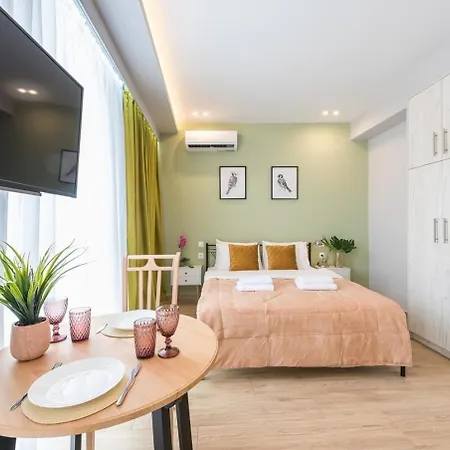 3 Apartment *