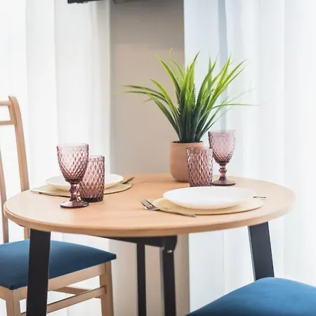 3 Apartment *